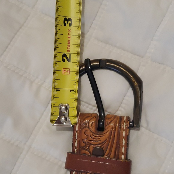 Sold - Tony Lama Belt 34 Tooled Floral Leather Western USA - Picture 6 of 8